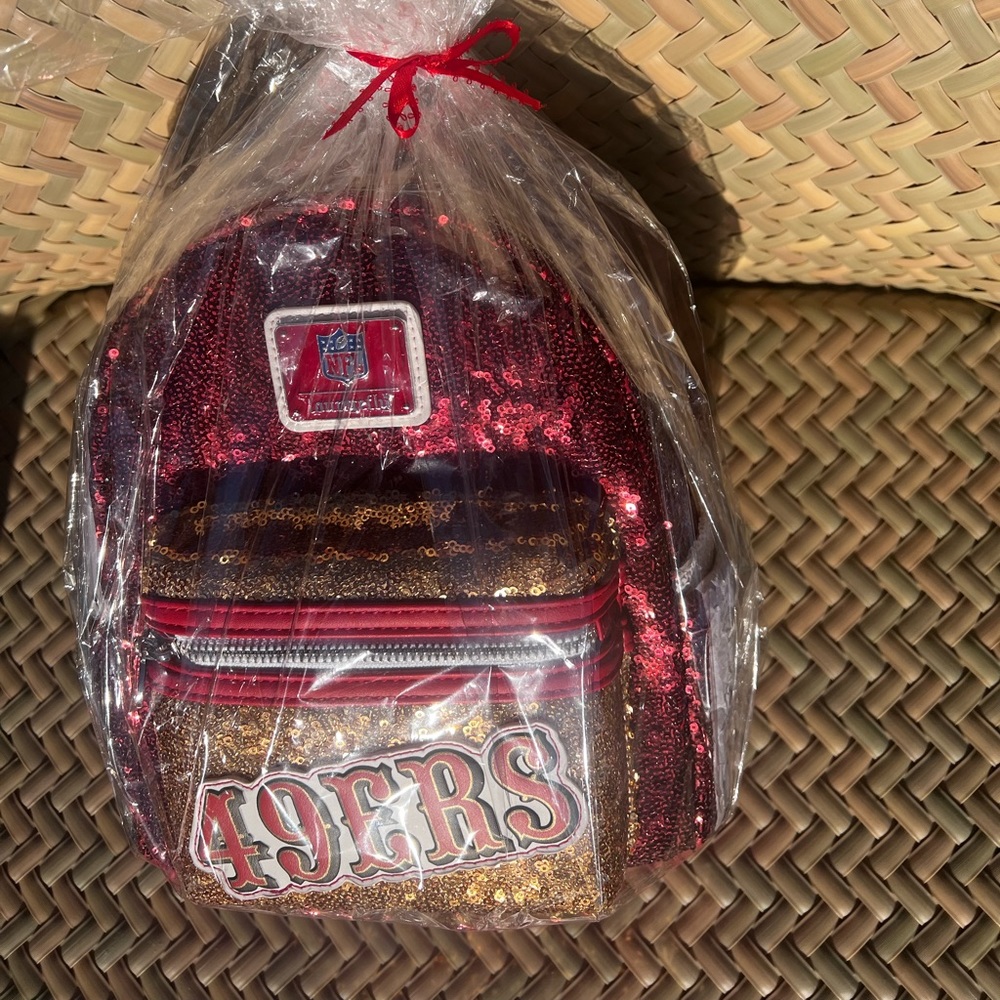 49ERS FULLY SEQUINED BACKPACK w LEATHER BOTTOM HIGH DEMAND ONLY ONE